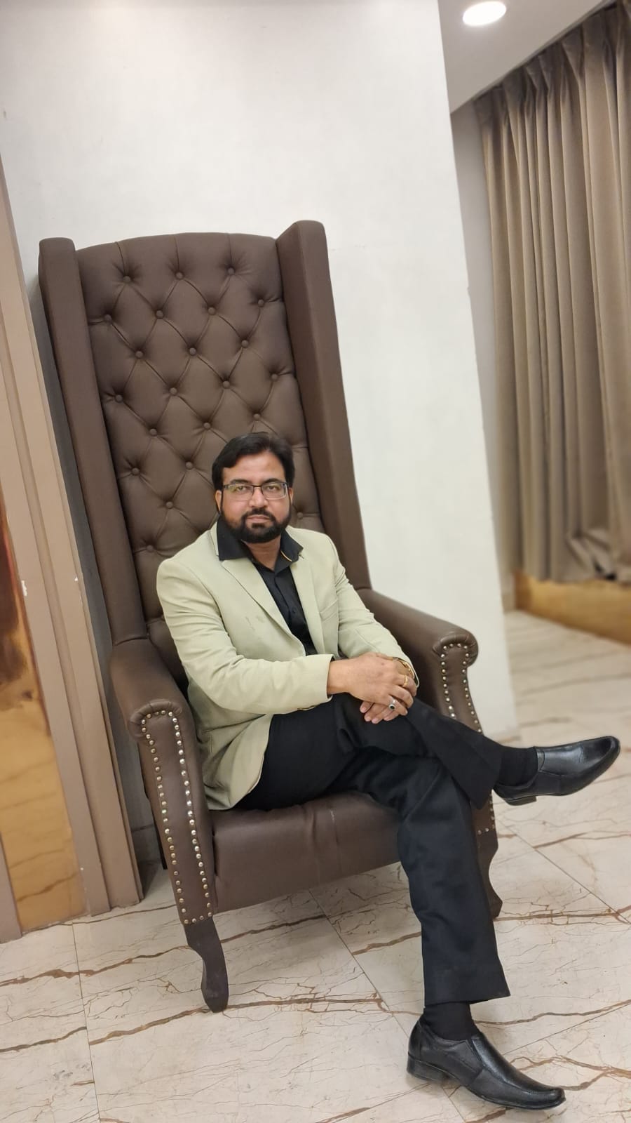 The Best Dental Clinic Kolkata — reception area (photo 43)
