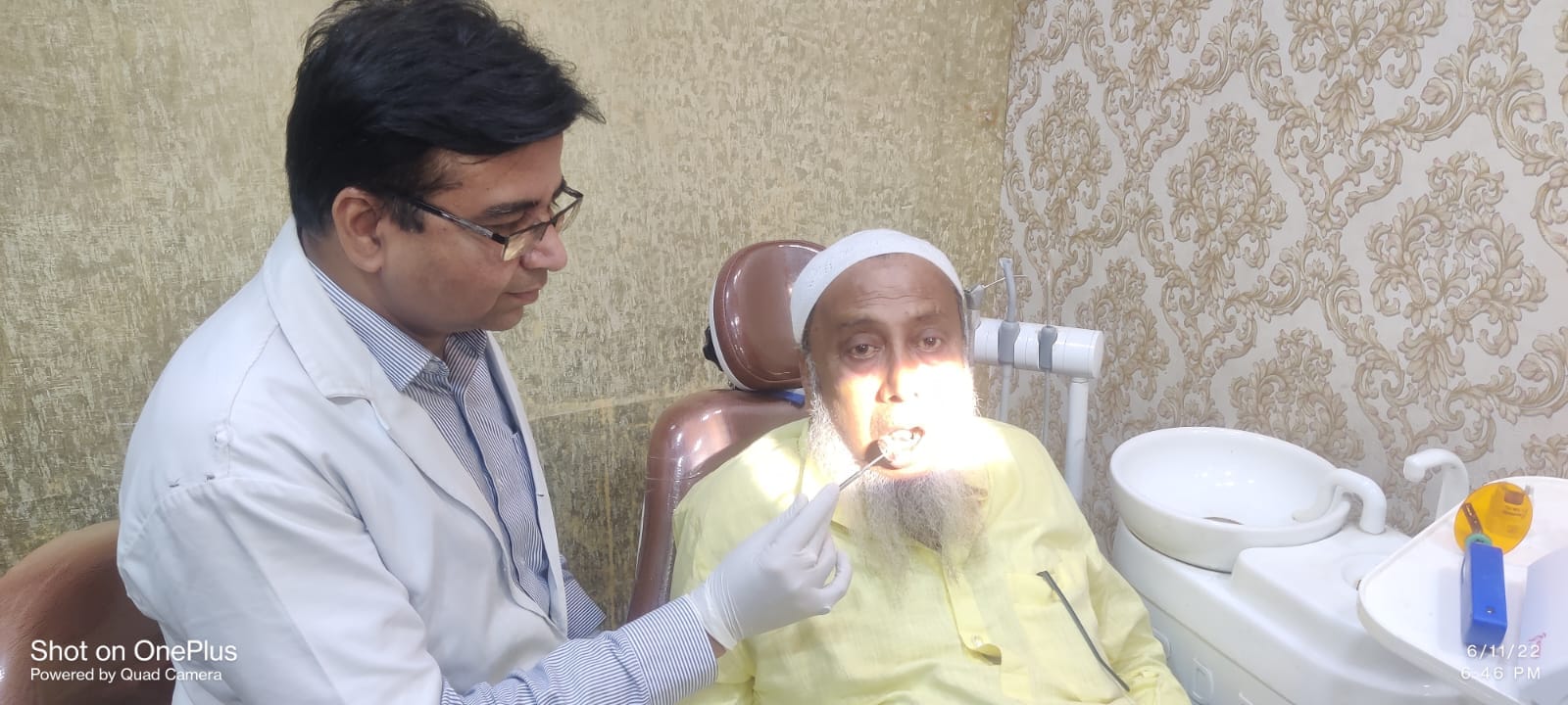 The Best Dental Clinic Kolkata — treatment chair (photo 34)