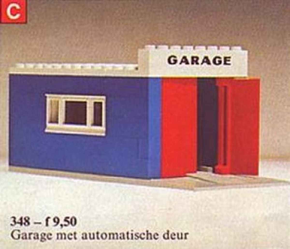 Garage with Automatic Doors – widok główny