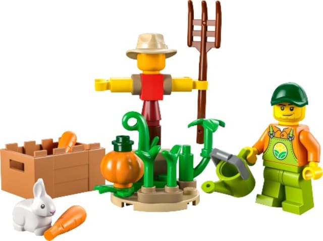 Farm Garden & Scarecrow