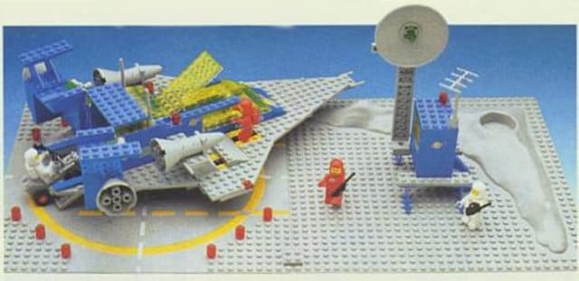 Space Cruiser and Moonbase