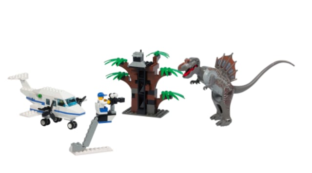 Spinosaurus Attack Studio