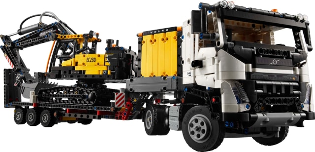 Ciężarówka Volvo FMX i koparka EC230 Electric