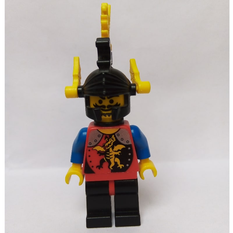 Knight (Dragon Knights) - Black Legs, Yellow Plumes, Plastic Cape
