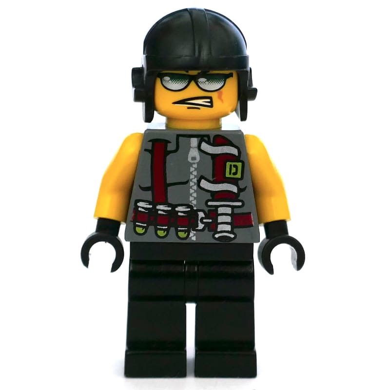 Viper with Knife on Vest
