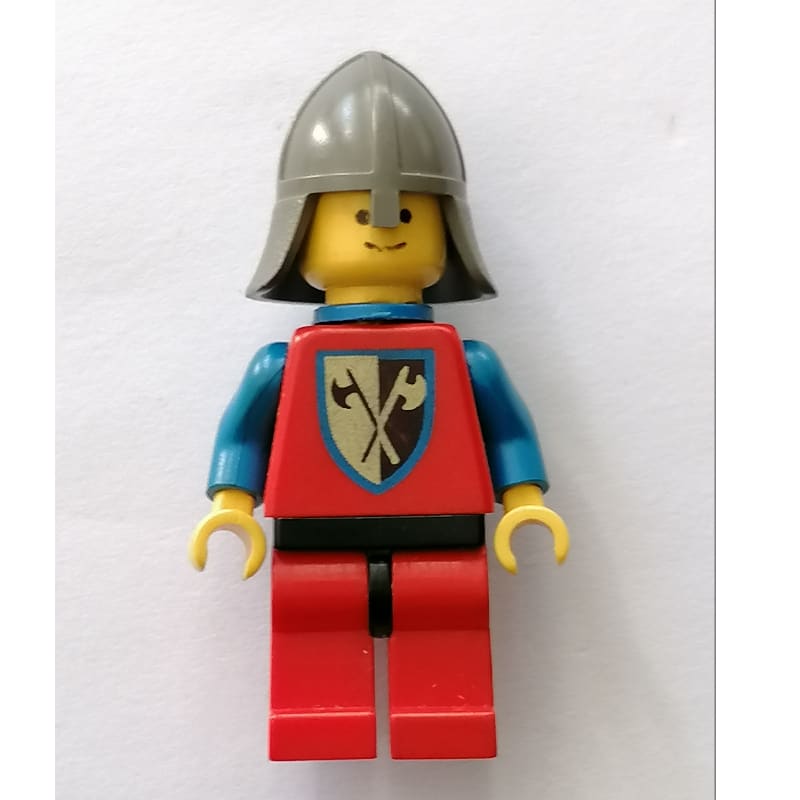 Knight (Crusader Axe) - Red Legs, Plastic Cape