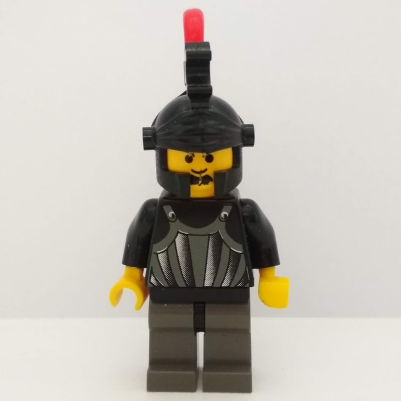 Knight (Fright Knights) - Black Helmet, Red Plume