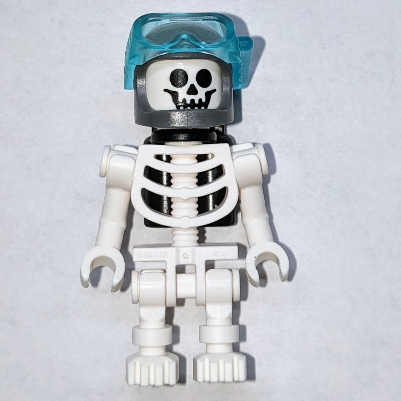 Skeleton, Standard Face, Dive Helmet and Airtanks, 60115 Torso