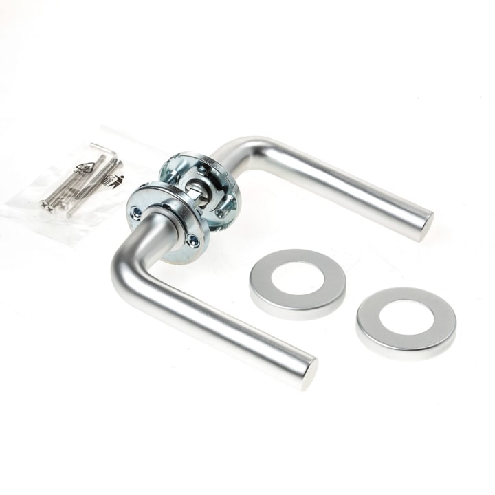 Deurkruk L-model met afgeronde hoek. Op rond rozet, aluminium, vastdraaibaar, kleur F1, D4E.