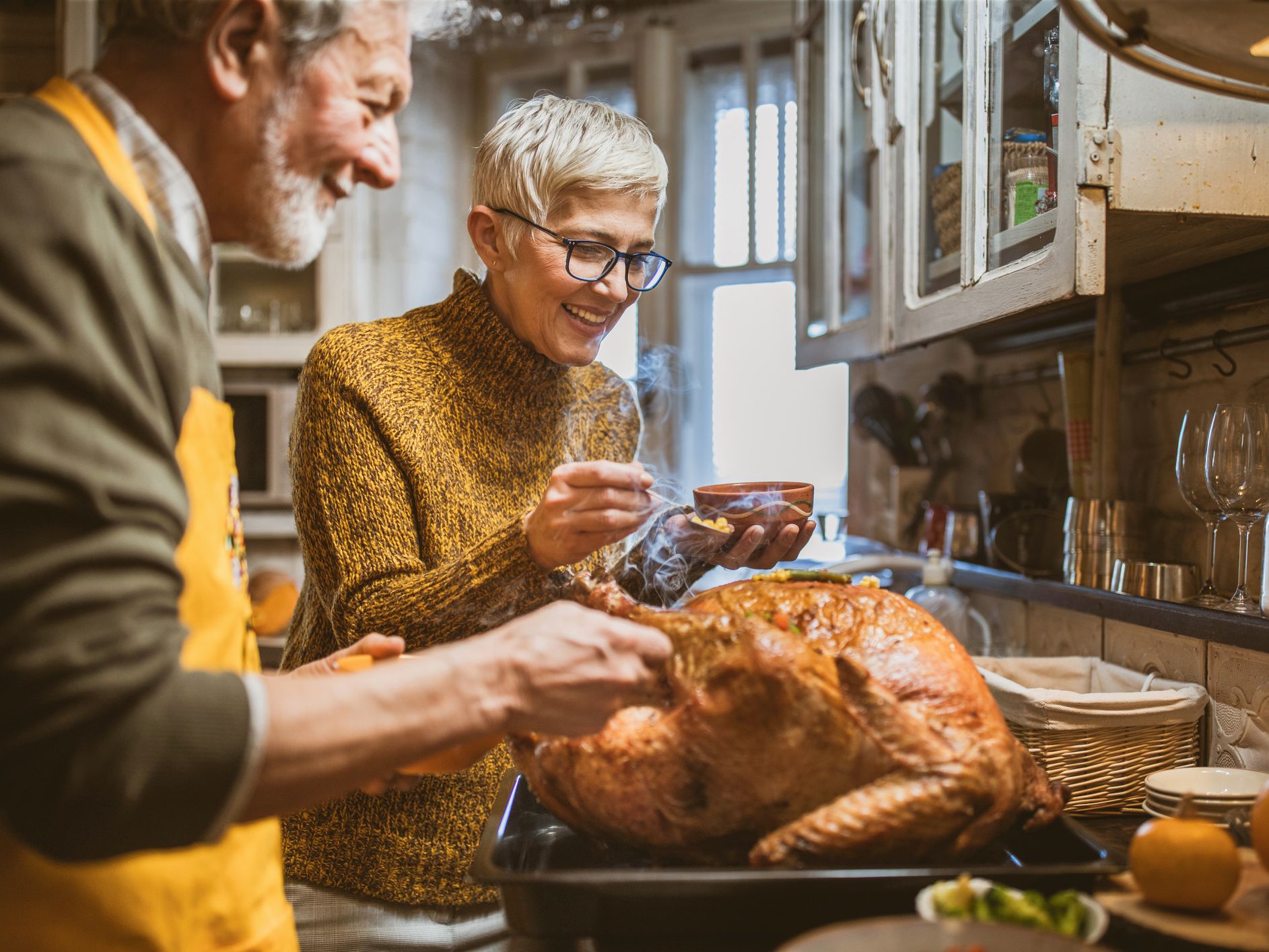 Go Green and Save Money with these Thanksgiving Energy Saving Tips.