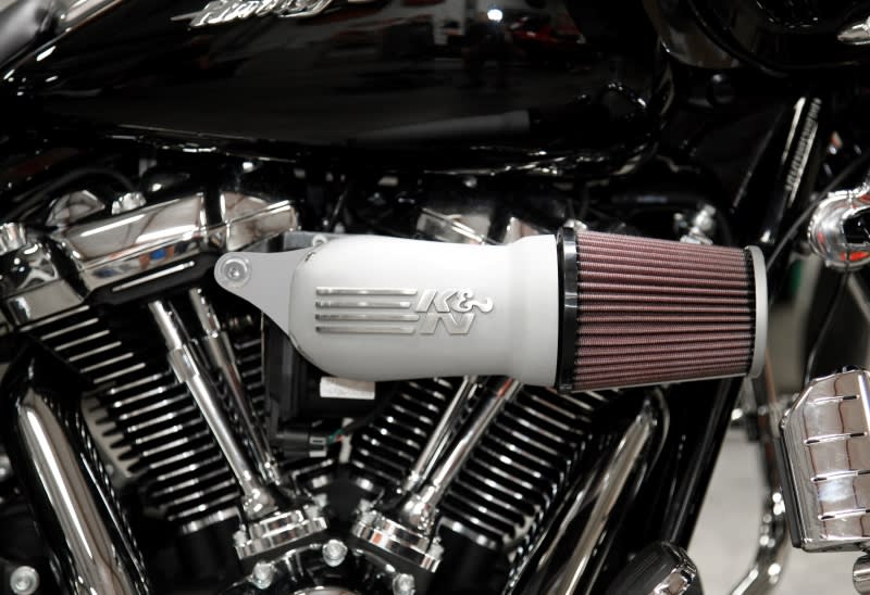 The 57-1139S intake after installation on a Harley Davidson