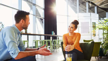 Carina Hölzer as guest at Glückpodcast