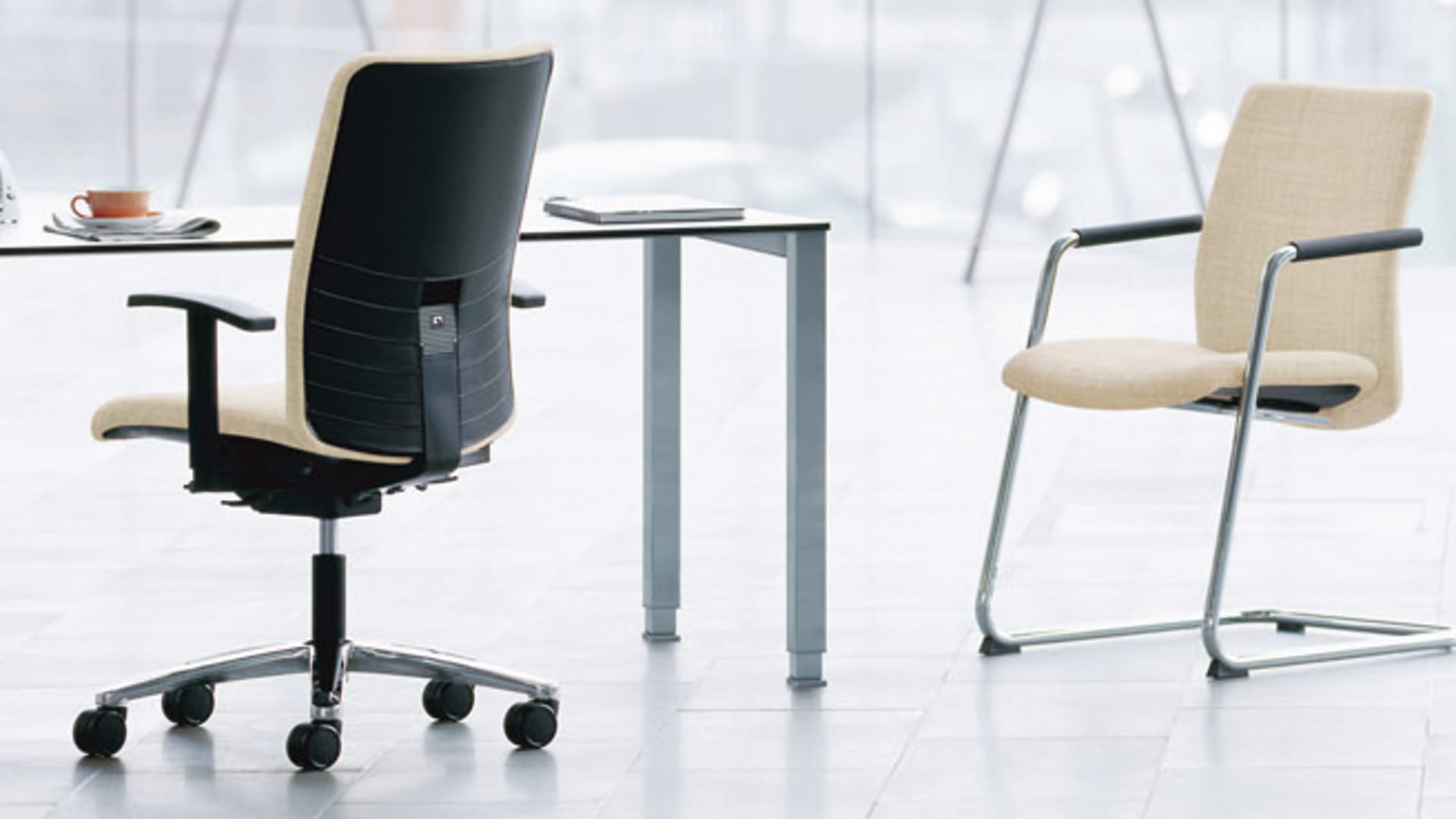 JET.ONE visitor chair