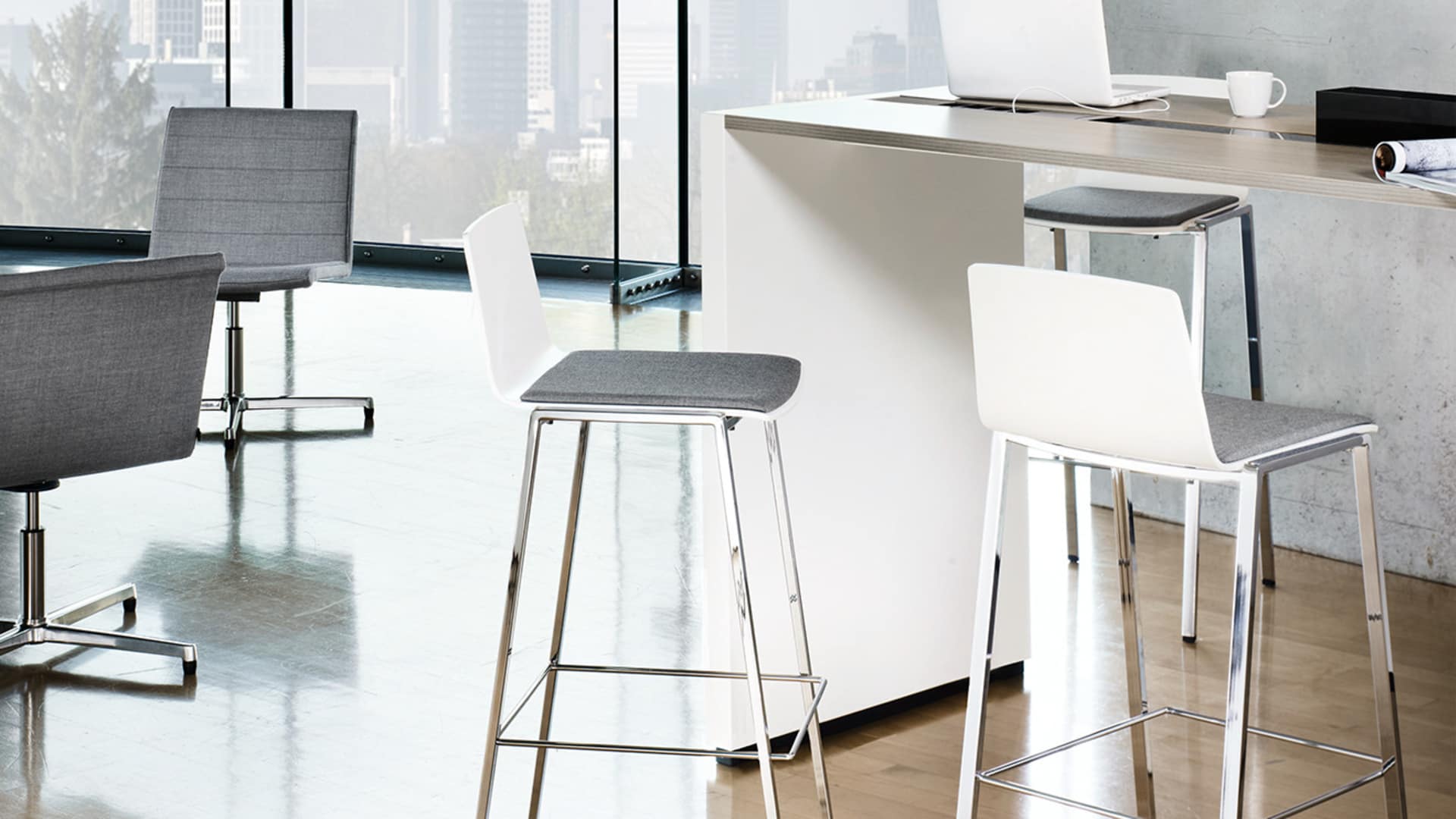 PUBLICA bar stool