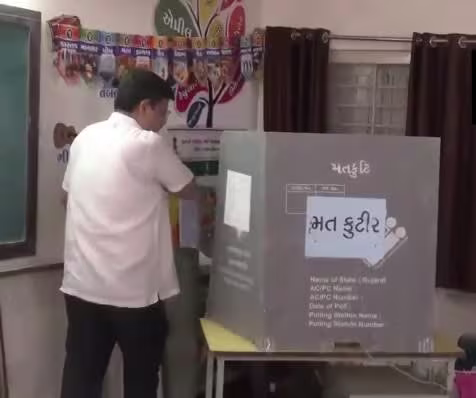 વડોદરાના માંજલપુર સાથે બાંકીપુર અને દતિયામાં મતદાન, પરિણામ 3 ઓગસ્ટે આવશે slide 1