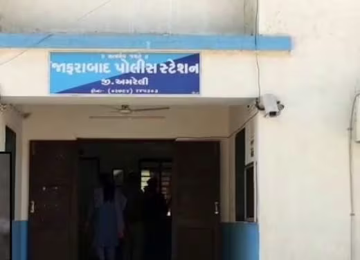 અમરેલીઃ જાફરાબાદમાં 4 સગીરાઓ સાથે યૌન શોષણનો સનસનીખેજ બનાવ, નરાધમ શિક્ષક ઝડપાયો