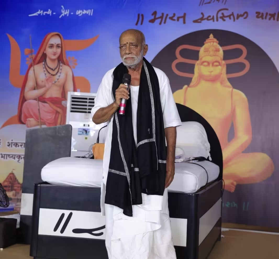 કોલકાતા અને ગ્વાલિયર દુર્ઘટનામાં મૃત્યું પામેલા લોકોને મોરારી બાપુની શ્રધ્ધાંજલિ અને સહાય