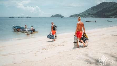 Koh Tao Divers science of diving students smiling after dive training in the water