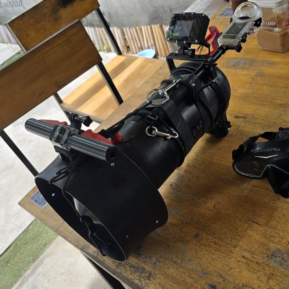 Koh Tao Divers DPV setup with underwater camera mounted