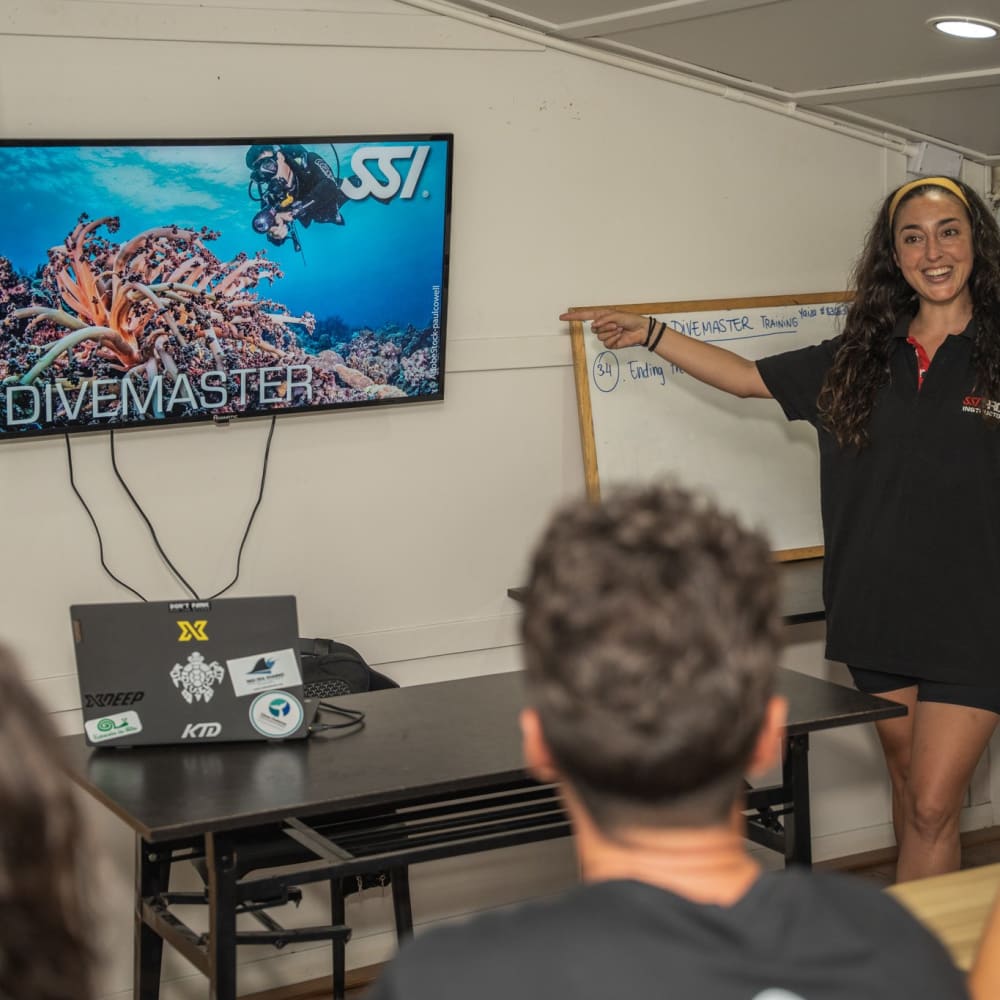 Koh Tao Divers SSI Divemaster classroom training led by instructor