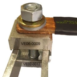TILKOBLINGSBRIKKE VED DOBLE STÅENDE SKINNER, 630A, 30-44Nm