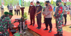 Pangdam XII/Tpr Letakan Batu Pertama Pembangunan Makodim Puruk Cahu.