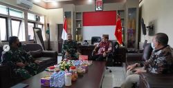 Silahturahmi Rektor UPR ke Korem 102/Pjg.