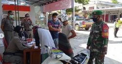 Beri Efek Jera, Koramil 1013-03/Teweh Tengah Laksanakan Gakkum Protkes Covid-19