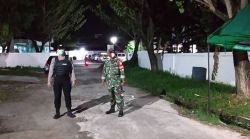 Tim Satgas TNI-Polri Gelar Patroli Rutin di Rumah Sakit Tempat Isolasi Pasien Covid 19