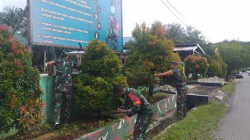 Danramil 1016-06/Kurun Bersama Anggota Laksanakan Pembersihan Markas Koramil