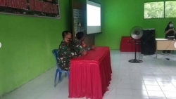 Warga Ikut Penyuluhan Pertanian yang Digelar Satgas TMMD