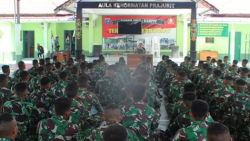 Upacara penutupan masa orientasi Tamtama remaja baru Kodim 1015/Sampit