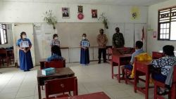 Koramil Tumbang Jutuh Bersama Polsek Sosialisasikan Pencegahan Covid-19 Kepada Para Siswa Didik di Wilayah Binaan