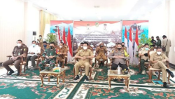 Dandim 1013/Mtw Hadiri Rakor Penegakan Disiplin Protokol Kesehatan Dan Penegakan Covid-19 di Daerah Melalui Vicon.