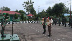Dandim 1013/Muara Teweh Berikan Bingkisan Lebaran Kepada Prajurit dan PNS