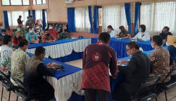 Babinsa 1015-10/Kbs Dampingi Komisi II DPRD Provinsi Kalimantan tengah Kunjungi Wilayahnya