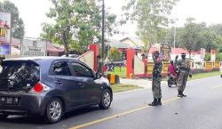 Koramil Bukit Batu Bersama Polsek Setempat Gelar Operasi Yustisi Pendisiplinan Protkes di Wilayah Binaan