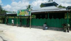 Kodim 1011/Kuala Kapuas Melaksanakan Karya Bhakti TNI di Masjid Nurul Huda.