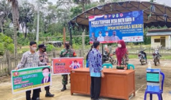 Babinsa Koramil 1013-01/Kandui Terapkan Disiplin Protkes Covid-19.