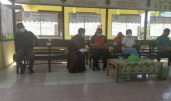 Babinsa Marang Sampaikan Manfaat Vaksinasi Covid-19