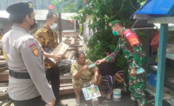 Sambangi Pemukiman, Babinsa Sei Baru Himbau Warga Disiplin Patuhi Prokes