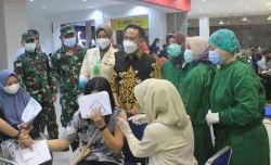 Serbuan Vaksin di Pusat Perbelanjaan Palangka Raya Lampaui Target