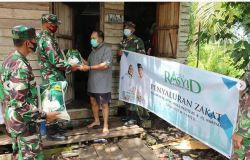 Kodim 1016 Palangka Raya Bersama Abdul Rasyid Foundation Distribusikan Bantuan Sembako Secara Door to Door