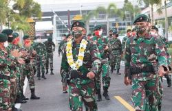 Komandan Batalyon Infanteri Raider 631/Atg Sambut Prajuritnya Kembali Dari Tugas Operasi Pamtas RI-Malaysia.
