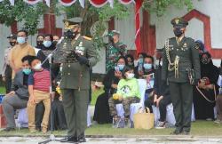 Dandim Palangka Raya Hadiri Pemakaman Brigjen TNI Harnoto di TMP Sanaman Lampang