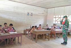 Babinsa Koramil Tumbang Miri Sosialisasikan Protokol Kesehatan di Lingkungan Sekolah Dasar