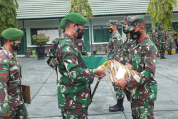 Dandim Pangakalan Bun Pimpin Acara Korp Raport Alih Tugas Tamtama Prabinsa