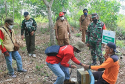 Babinsa Bersama Tim Gabungan Cek Kondisi Sumur Bor di Petuk Katimpun