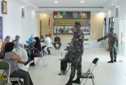 Dandim Pangakalan Bun Pantau Vaksinas Tahap II di Makodim