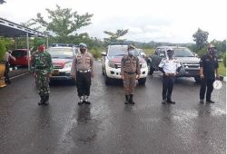 Pabung Bersama Pemda Setempat Hadiri Apel Yustisi Covid 19 di Halaman Mapolres Gumas